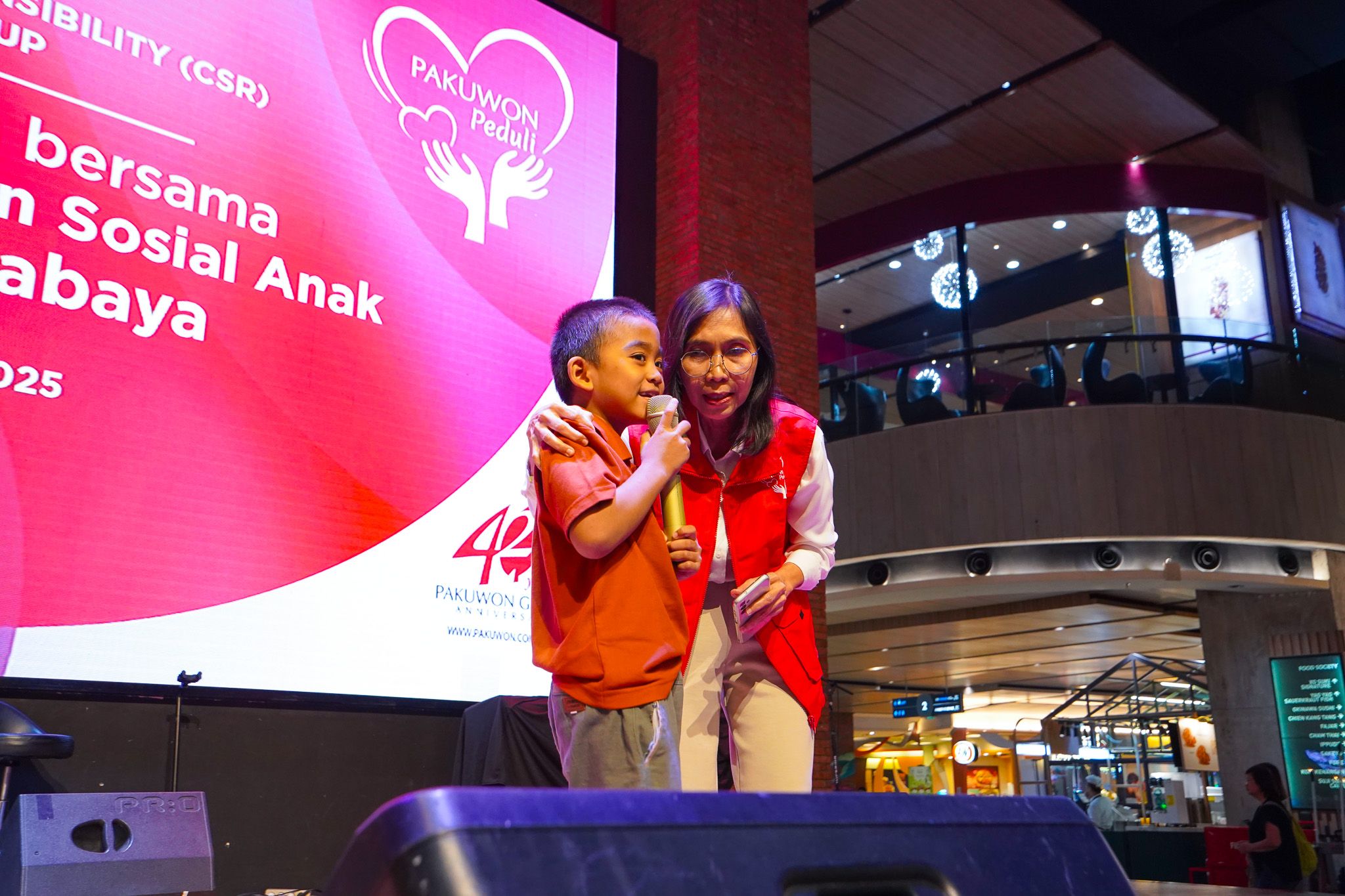 \App\Helpers\getUpload($galleryId)->alt