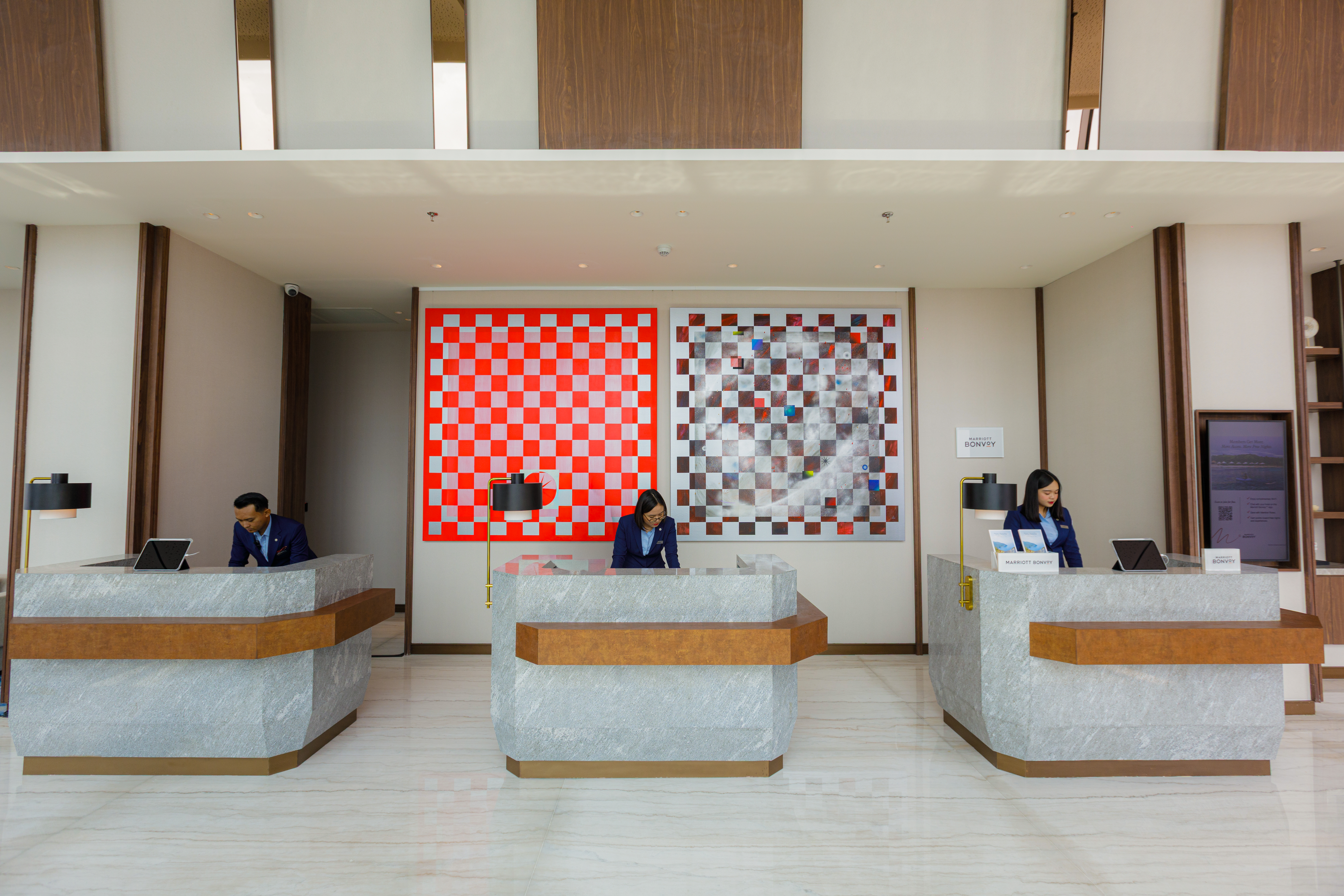 \App\Helpers\getUpload($galleryId)->alt