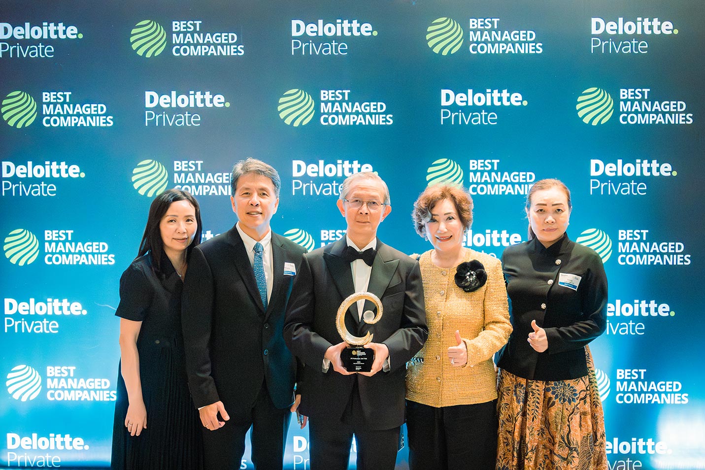 \App\Helpers\getUpload($galleryId)->alt